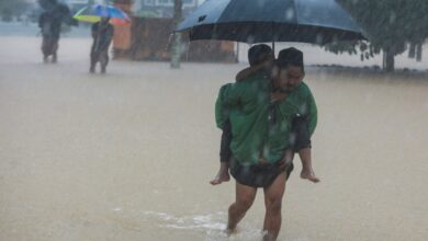 Torrential rains wreak havoc in northern Malaysia, displacing over 122,000