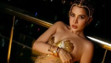 Uorfi Javed Slams Oral Care Brand For Asking Her To Strip, Warns Them For 'Consequences', "Prepare Yourself.."