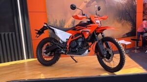 KTM dealerships begin unofficial bookings for 390 Adventure S and Enduro R