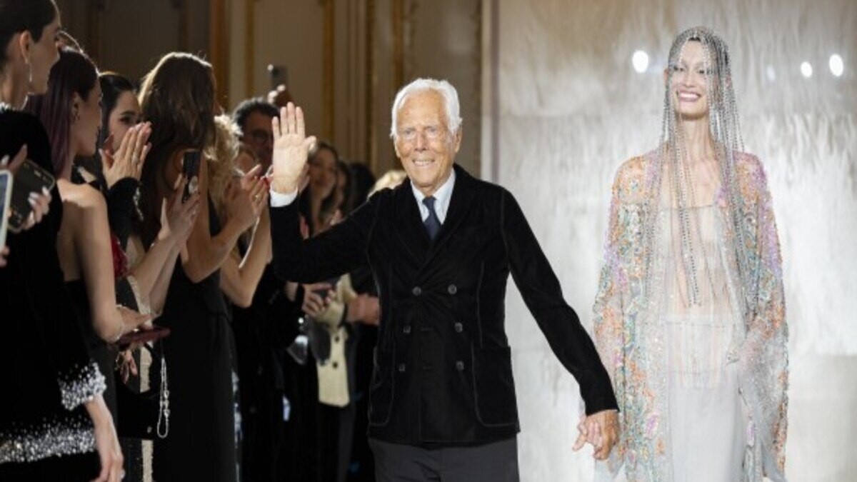 Giorgio Armani celebrates 20 Years of Armani Privé with a stunning couture collection in Paris