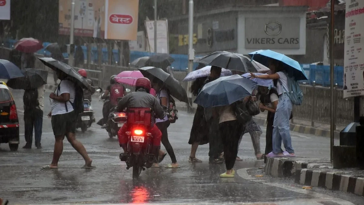 Bengal Weather: IMD Forecasts Rain, Thunderstorms In Multiple Districts Over Weekend; Kolkata To See Temp Dip