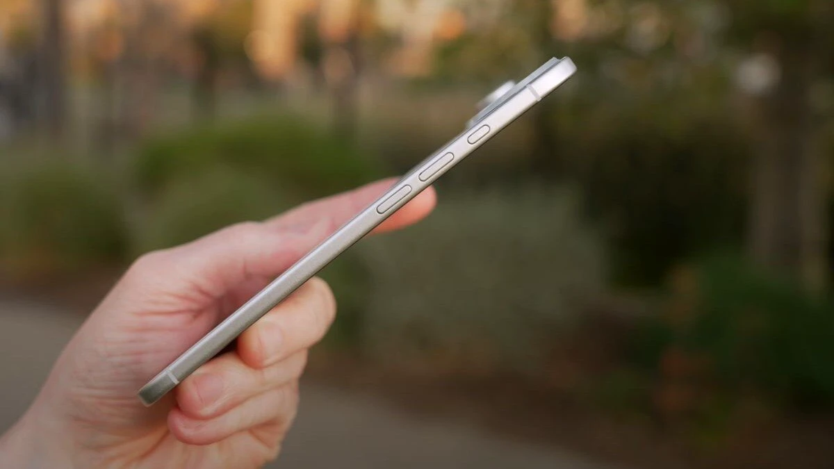 iPhone 17