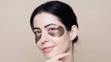 Natural ways to reduce eye bags and puffiness at home