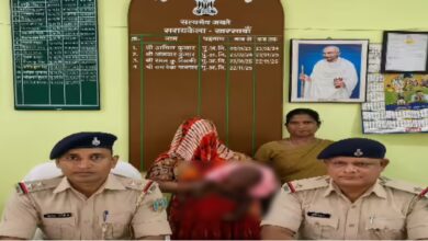 नौकरानी निकली चोरनी! घर से लाखों के जेवर चुराकर जमीन में गाड़े, गिरफ्तार