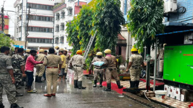 तारापीठ में होटल के अंदर लगी भीषण आग, 7 श्रद्धालुओं की मौत; कई गंभीर